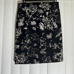 28- Philosophy black white floral skirt- used like new condition